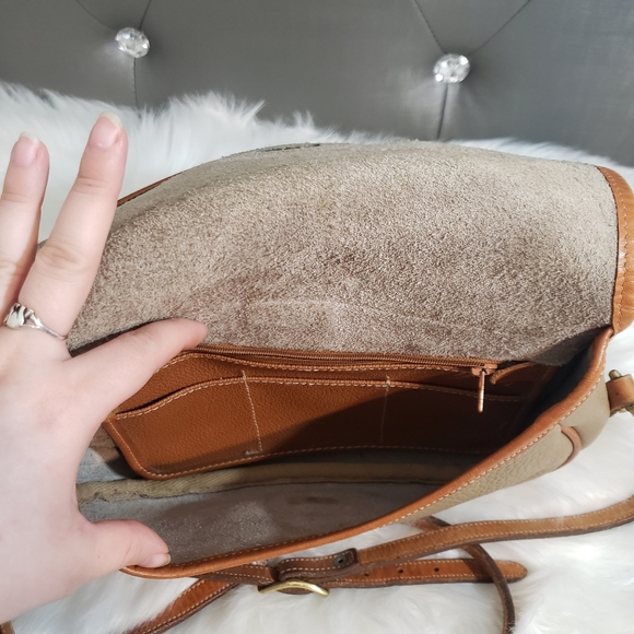 Dooney & Bourke crossbody tan/brown all leather - Picture 8 of 12